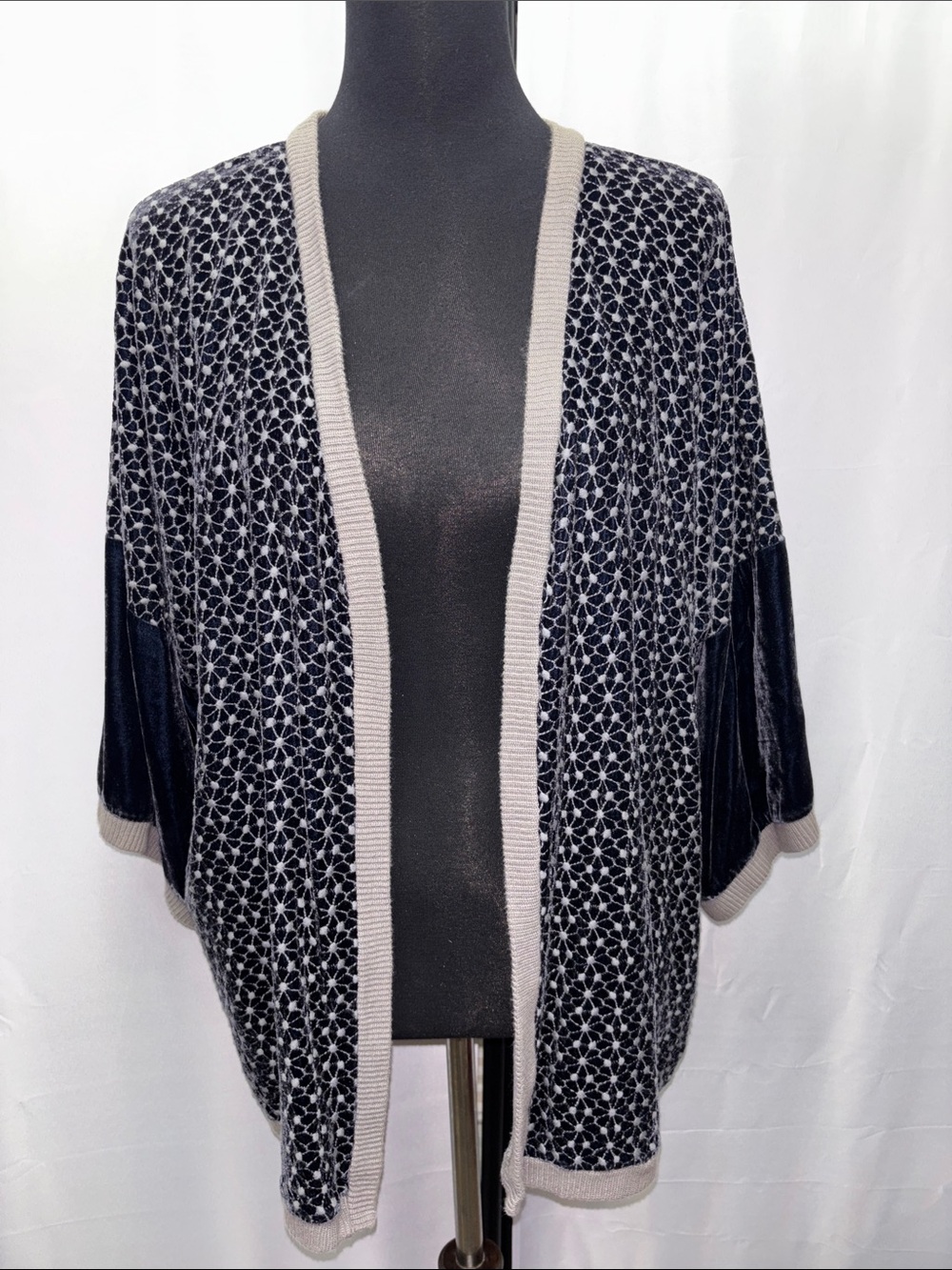 Johnny Was Small Gray & Blue Velvet Silk Open-Front Pattern Kimono Cardigan Y2K